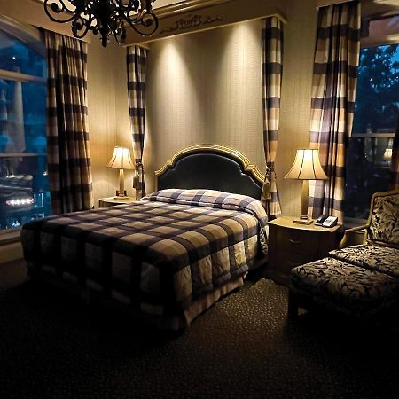 Celebrity Hotel Дедууд Екстериор снимка