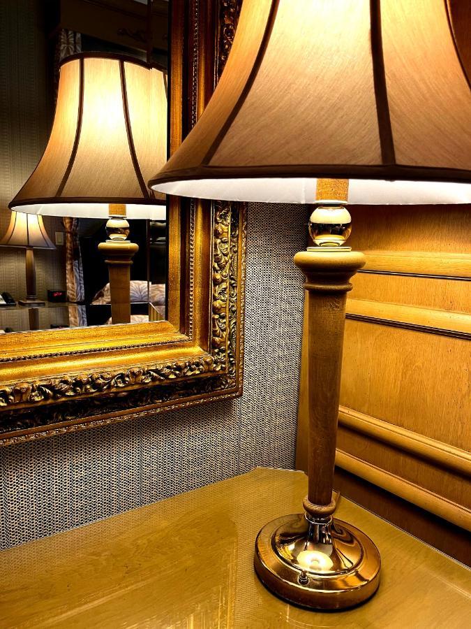 Celebrity Hotel Дедууд Екстериор снимка
