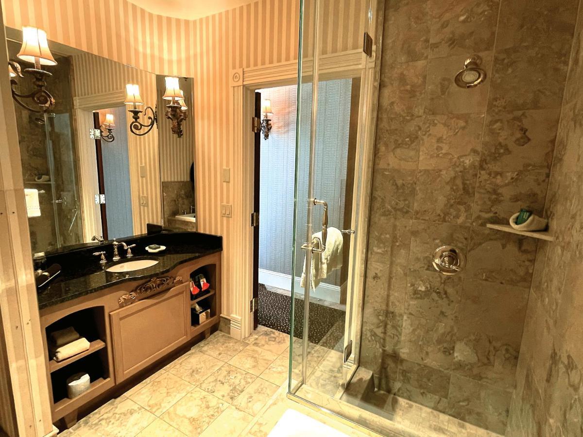 Celebrity Hotel Дедууд Екстериор снимка