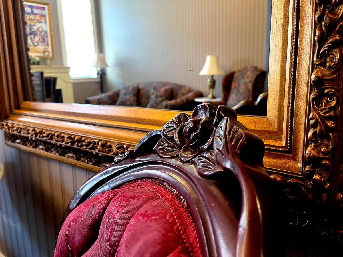 Celebrity Hotel Дедууд Екстериор снимка