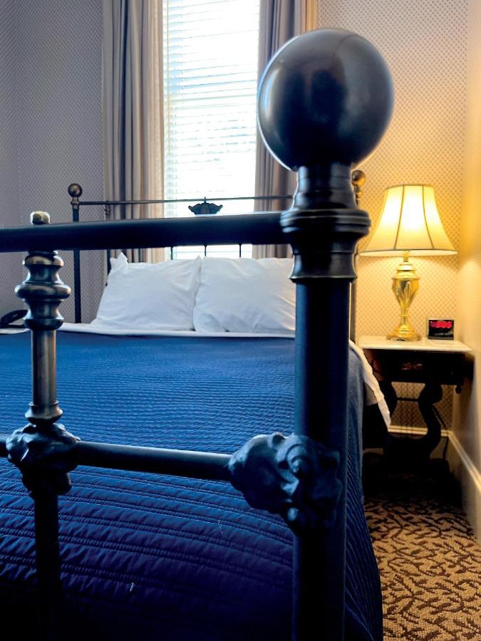 Celebrity Hotel Дедууд Екстериор снимка