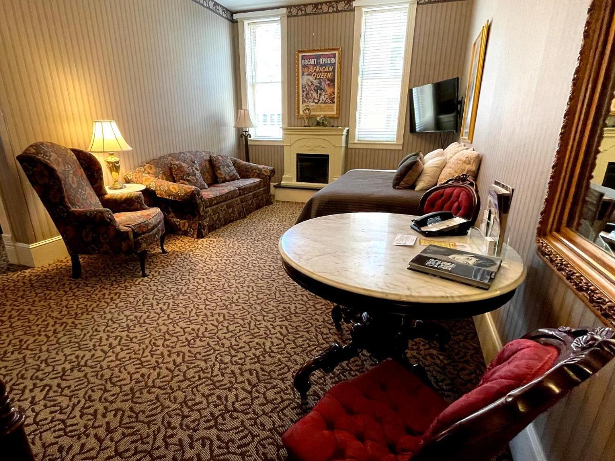 Celebrity Hotel Дедууд Екстериор снимка